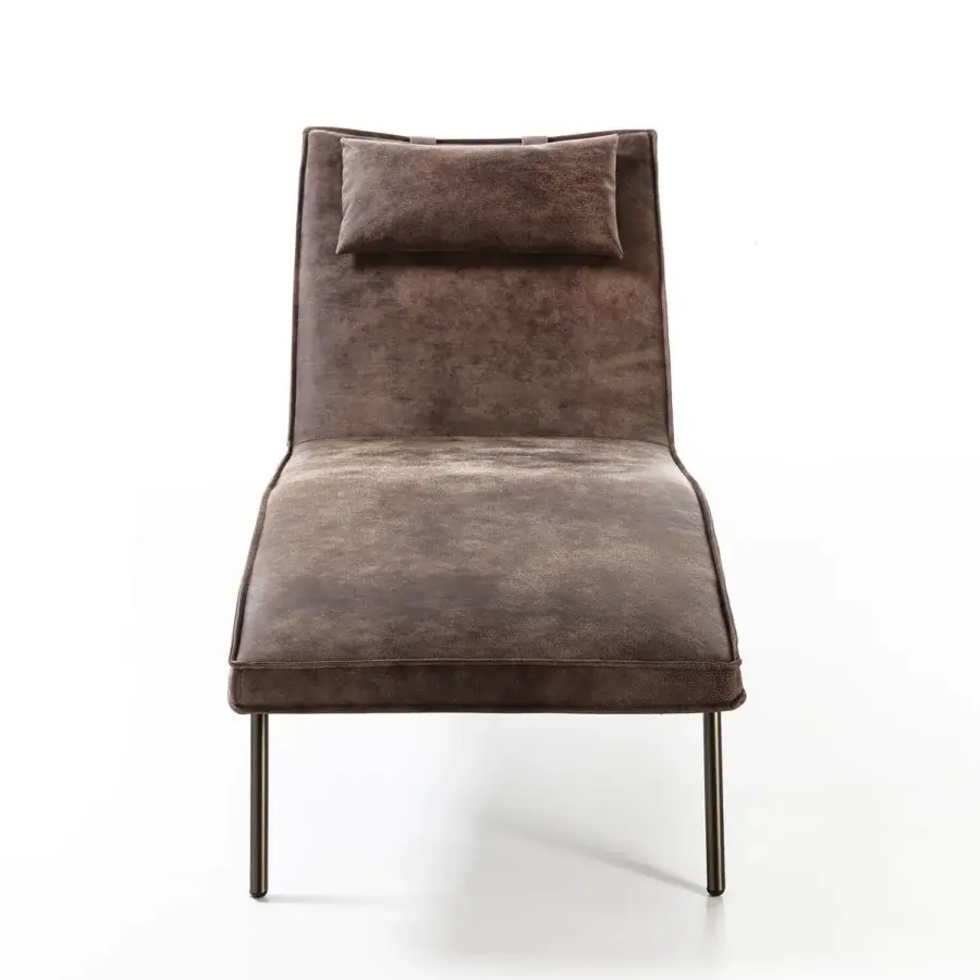 Exceptional Enrico Pellizzoni Daybed Chaise Lounge crafted in muted brown leather with a sleek metal frame and textured matte finish