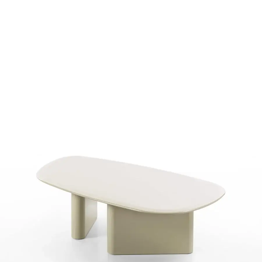 Elegant Porada Callisto Brillo coffee table crafted in Italy with a glossy “Brillo” lacquer finish and organic form