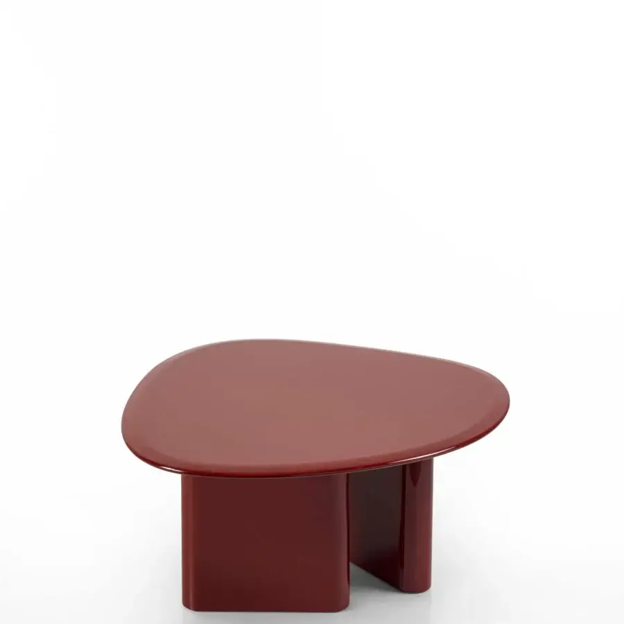 Elegant Porada Callisto Brillo coffee table crafted in Italy with reddish-brown lacquer and seamless organic form
