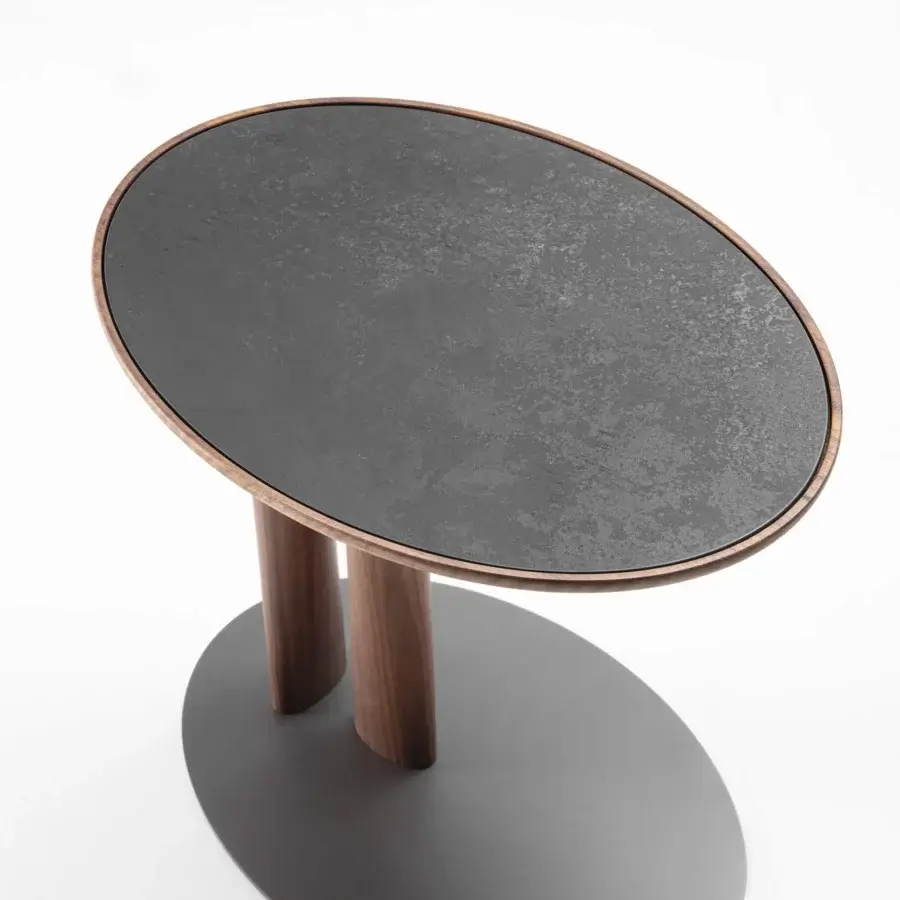 Superior Porada Côté side table with chevron inlaid wooden top and dark gray metal base in satin finish