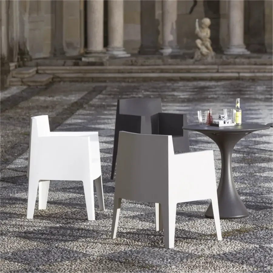Exceptional Driade Toy armchair with cubic form crafted in gray polypropylene and matte finish