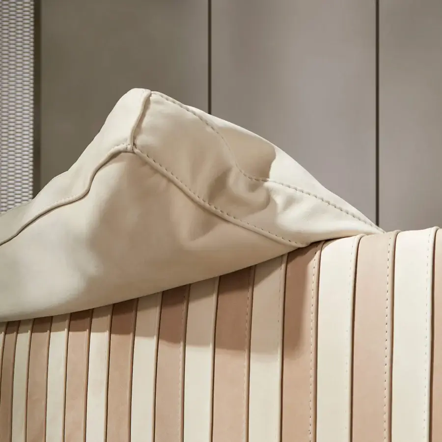 Lavish Mascheroni Oyster daybed crafted in pale beige leather with innovative pinstripe and vertical stitching