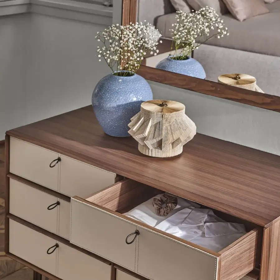 Refined Porada Bayus Night 6 dresser with Canaletta walnut and scoubidou-effect leather handles in warm brown and neutral beige tones