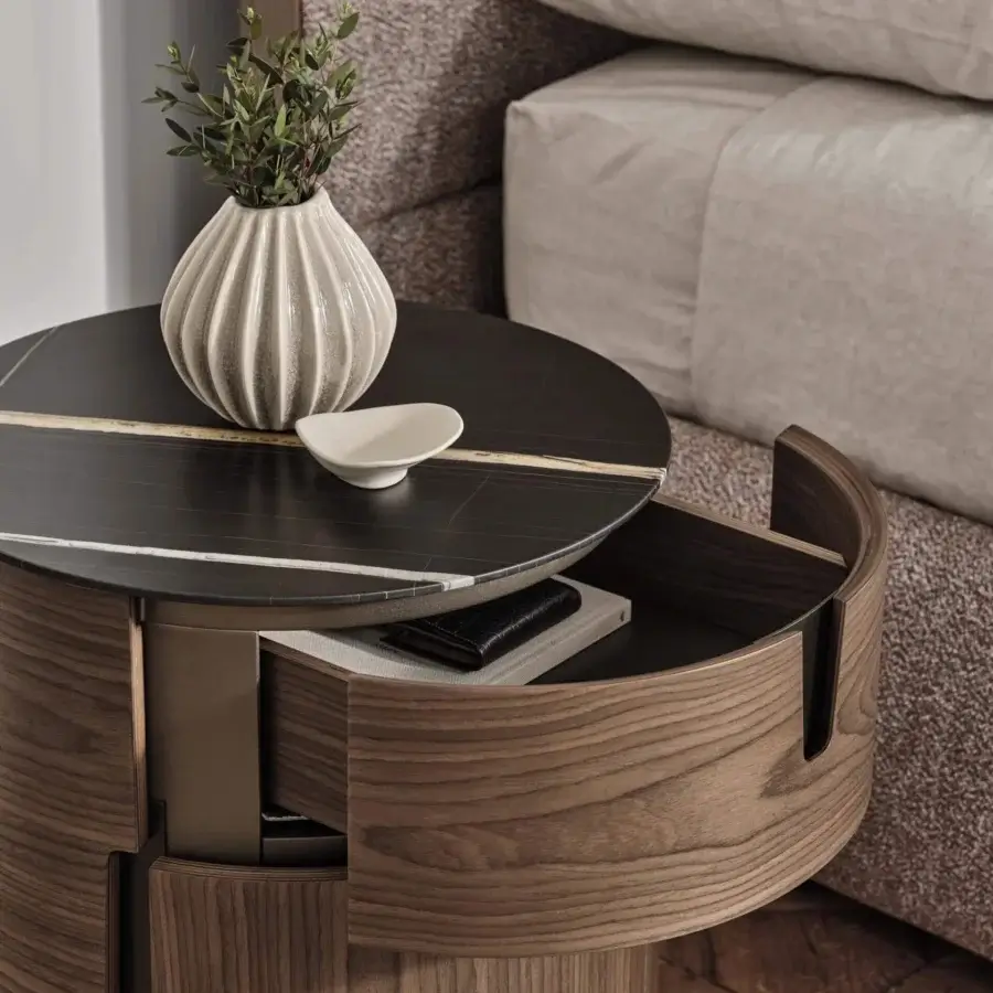 Superior Porada Tylsa Night nightstand in curved wengé ash wood with satin finish and recessed Bronzoro metal handles