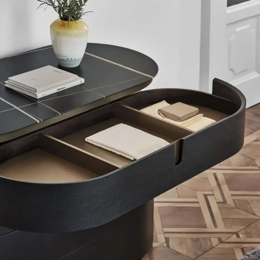 Superior Porada Tylsa Night dresser crafted with wengé ash wood, exhibiting a Bronzoro metal base and recessed handle