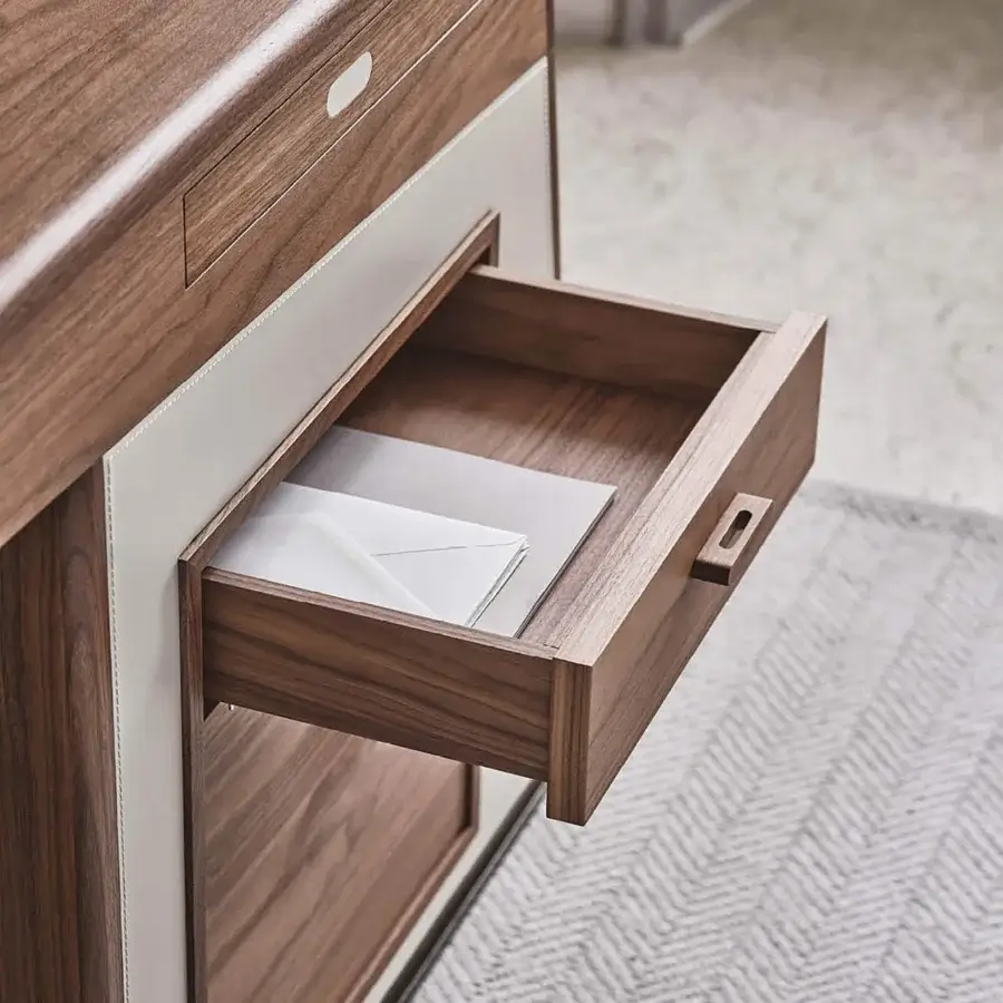 Superior Porada Midì desk crafted in Canaletto walnut with satin finish and subtle off-white Cuoietto inserts