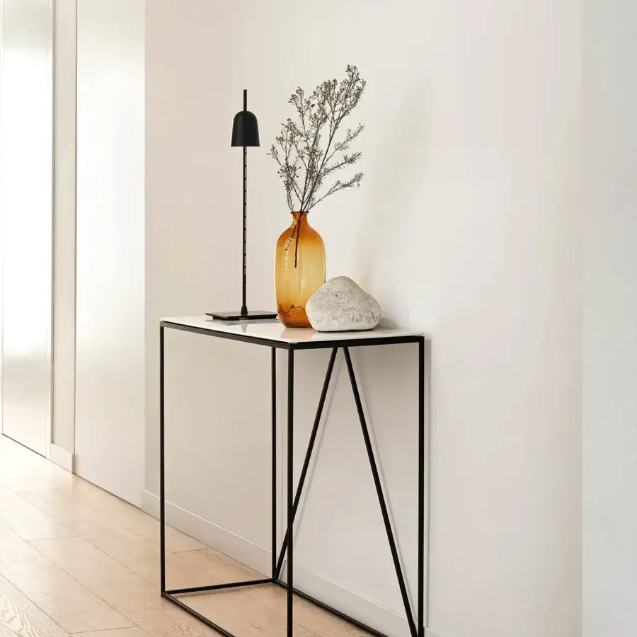 Exceptional Luceplan Ascent table lamp crafted in lathed anodized aluminum and black technopolymer with a matte black finish