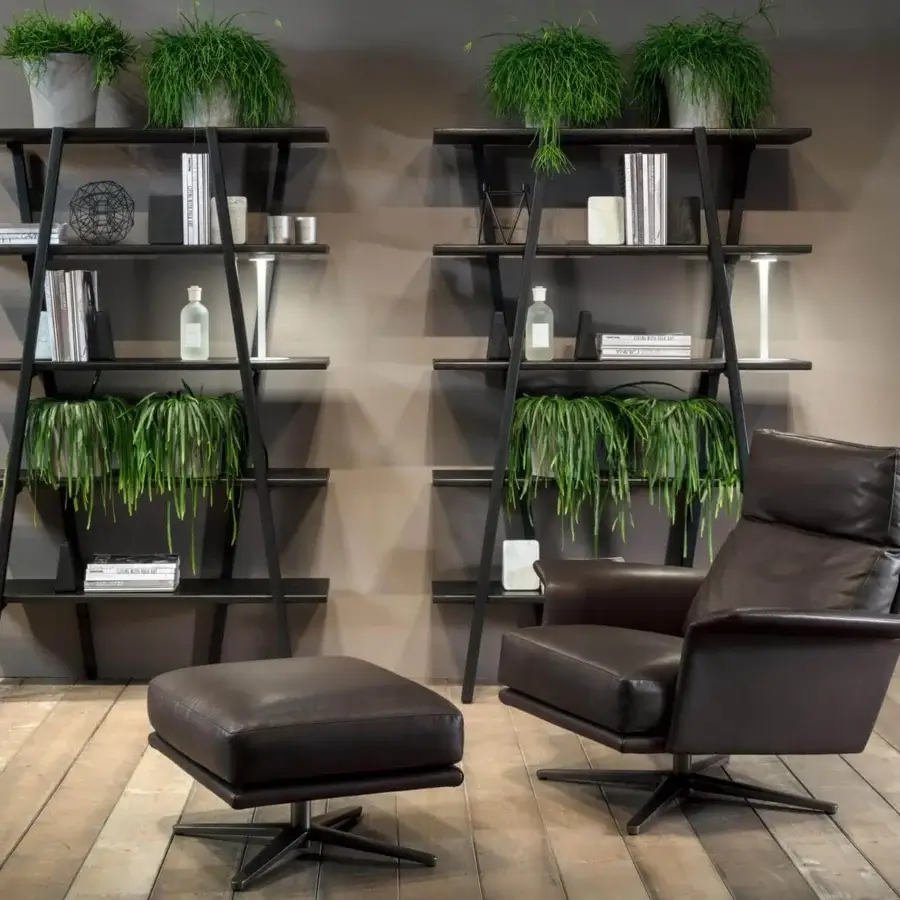 Distinguished Verzelloni Nilson lounge chair with supple dark brown leather and aluminum base, inspired by exclusive British club seating