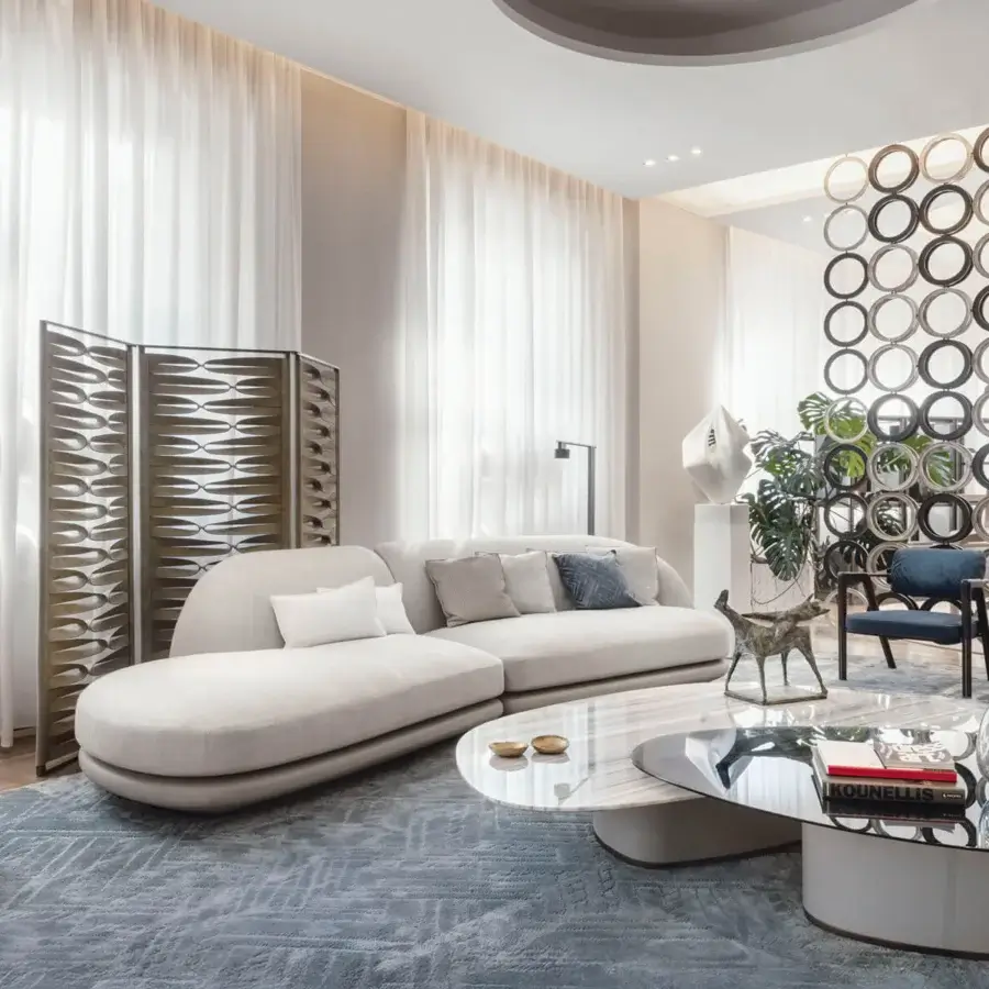 Elegant Giorgetti Galet coffee table with white high-gloss lacquered top and leather-wrapped base crafted with bronze metal support