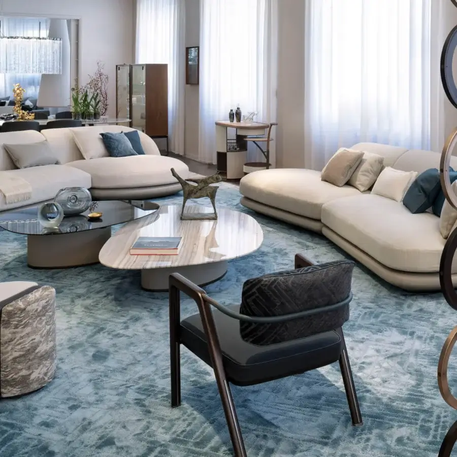 Exceptional Giorgetti Galet coffee table with graduated shading, high-gloss lacquered top and skillfully leather-wrapped base