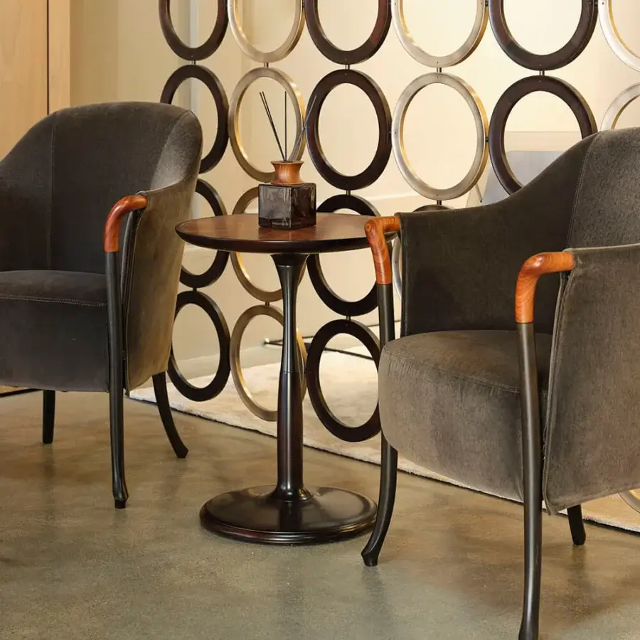 Superior Giorgetti Oti side table with polished maple wood and satin dark nickel-plated aluminum column supporting glacé crystal glass