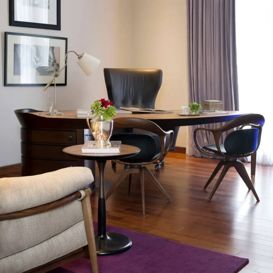 Exceptional Giorgetti Oti side table with polished Pau ferro veneer and satin bronze column insert base