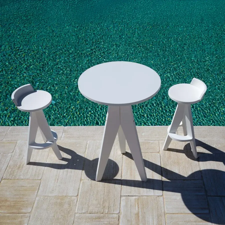 Exceptional MY YOUR Oxford stool in white plastic presents a minimalist, gently curved silhouette with smooth matte finish