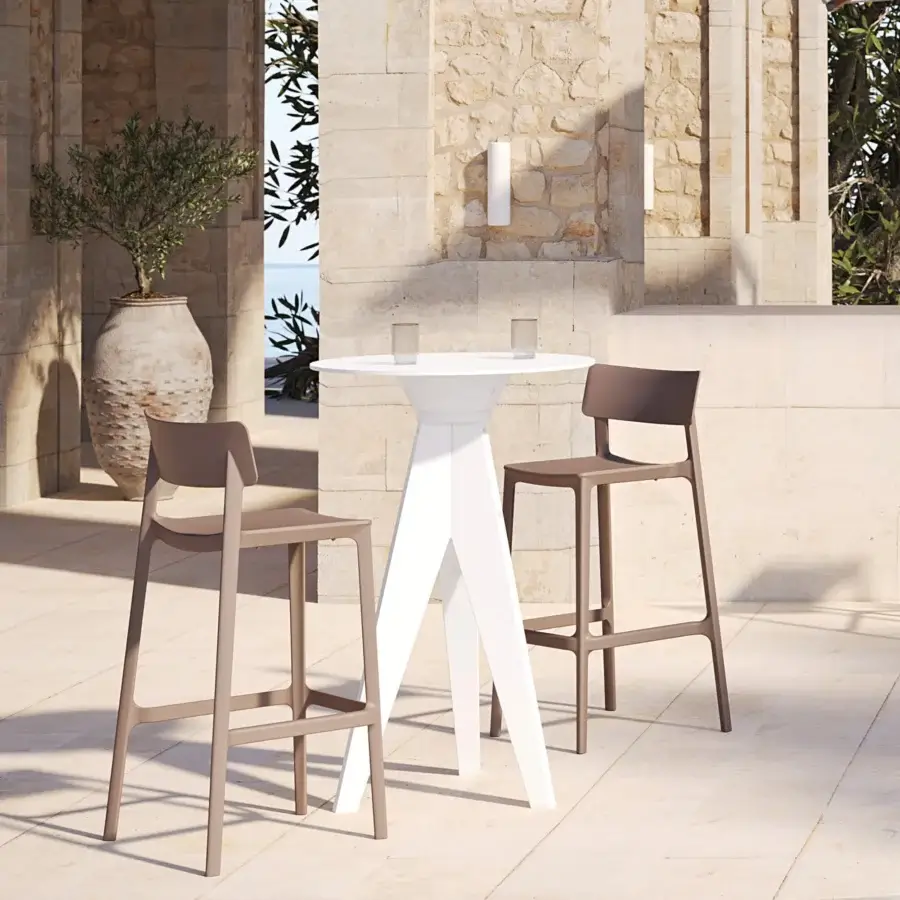 Exceptional MY YOUR Oxford Bistrot table crafted with a uniform white Poleasy top and sleek legs presents a contemporary finish
