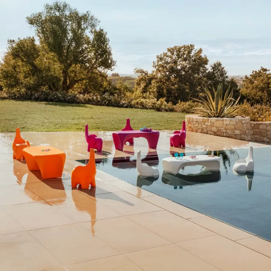 Superior MY YOUR Tino chair molded like an elephant in vibrant orange Poleasy® with a glossy finish