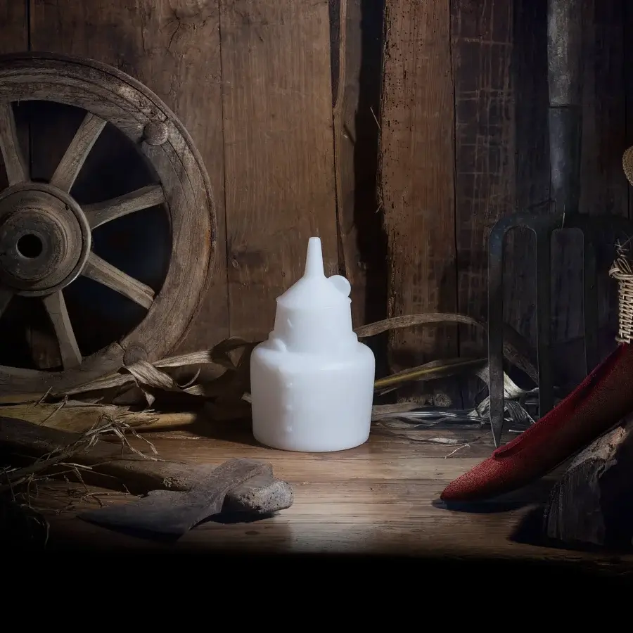 Superior MY YOUR Light Tales Moby lamp crafted in Italy with smooth matte white finish and organic form