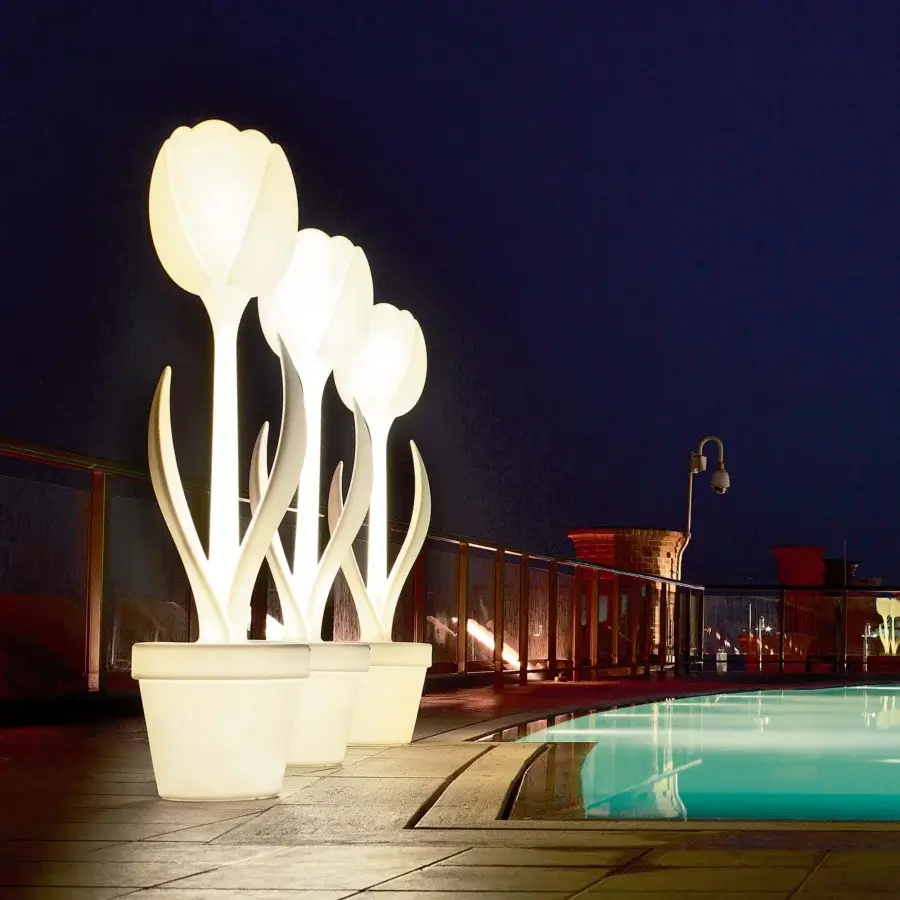 Captivating More Design Tulip XL floor lamp in bright off-white Poleasy® material crafted as an iconic RGBW sculpture