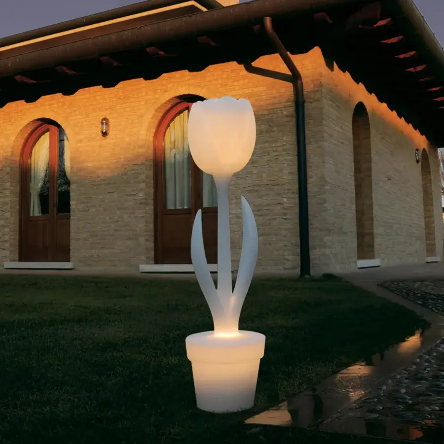 Exclusive More Design Tulip XL floor lamp crafted in bright white Poleasy® material with a contemporary organic form