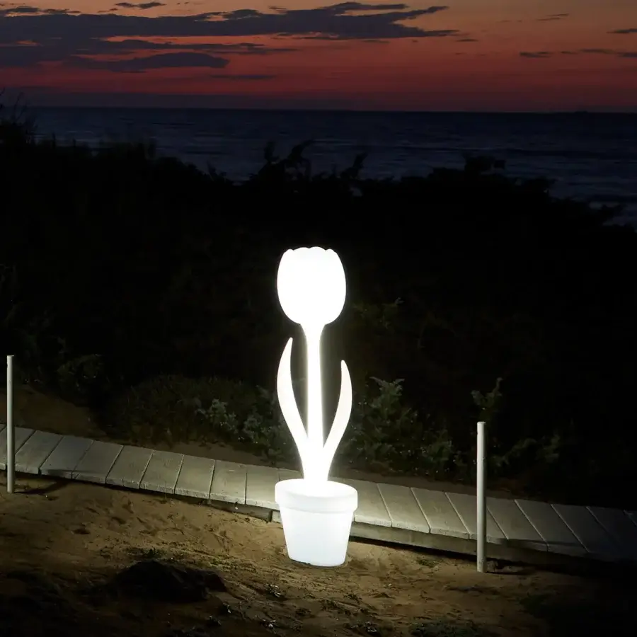 Superior More Design Tulip XL floor lamp with organic curved lines in bright white Poleasy® material