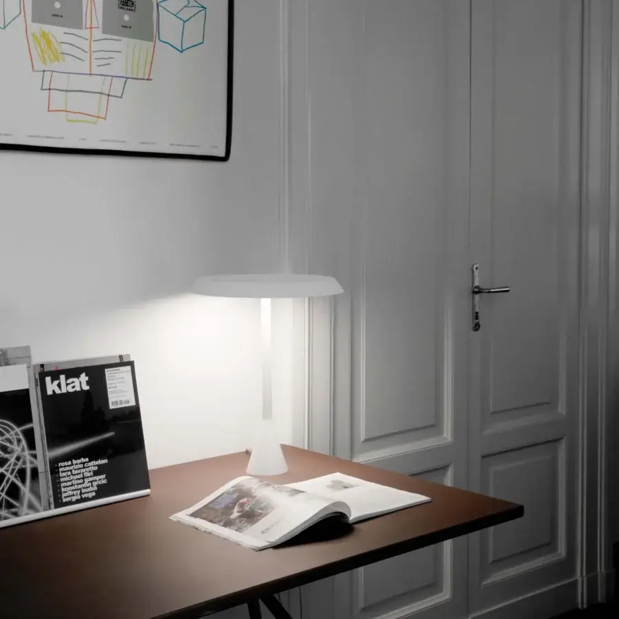 Superior Nemo Panama table lamp with methacrylate construction and comfortable anti-glare polycarbonate reflector in matte white finish