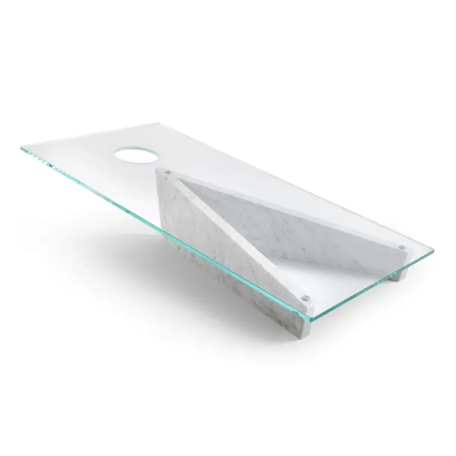 Superior Impatia Lancio cornhole with a white marble base and smooth glass playing surface crafted with Alcantara® and leather bags