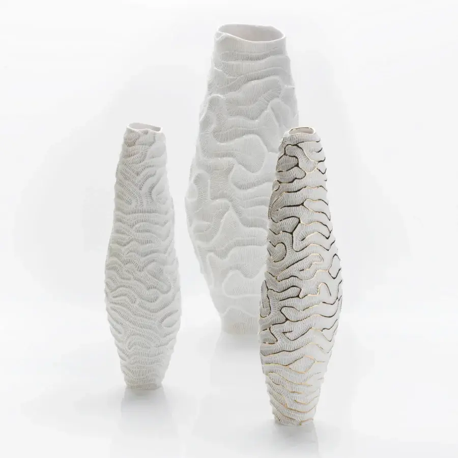 Exceptional FOS Ceramiche Menhir vase crafted in biscuit porcelain with delicate 23K gold lines and a textured surface