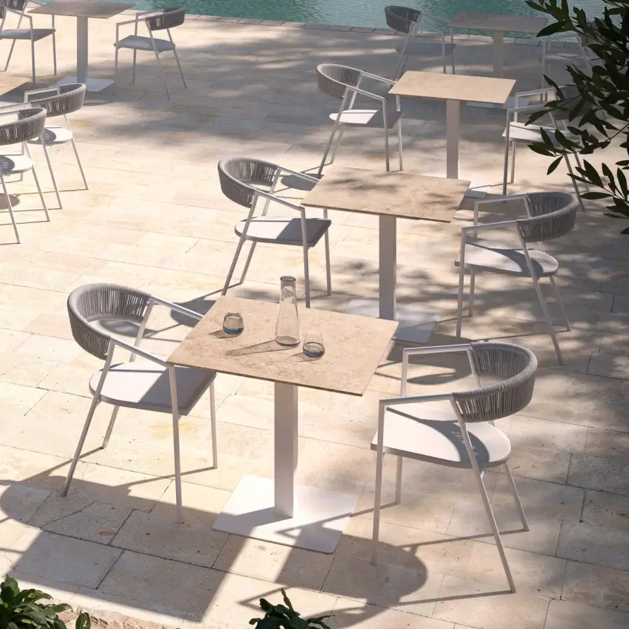 Superior MY YOUR Maja armchair with white powder-coated aluminum frame and light gray synthetic rope textilene seat