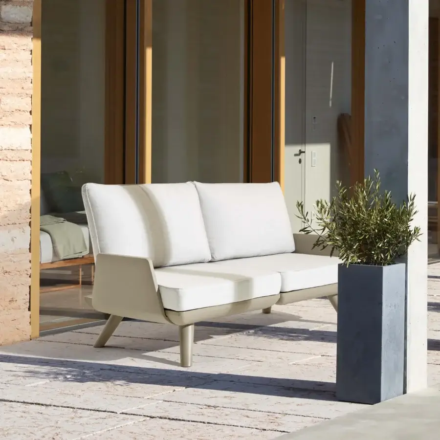 Superior MY YOUR Samurai sofa with water-repellent light beige textile and recyclable Poleasy® structural basis