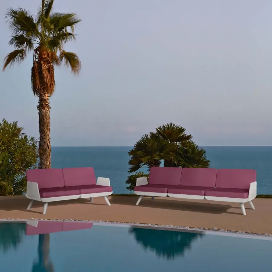 Exceptional MY YOUR Samurai sofa with a recyclable Poleasy® basis and water-repellent dusty rose cushions in bright white
