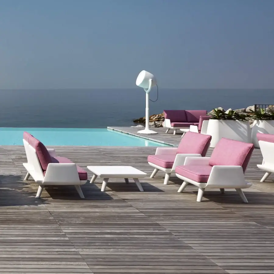 Superior MY YOUR Samurai sofa with a sleek rectangular form in water-repellent muted pink textile and matte white Poleasy® frame