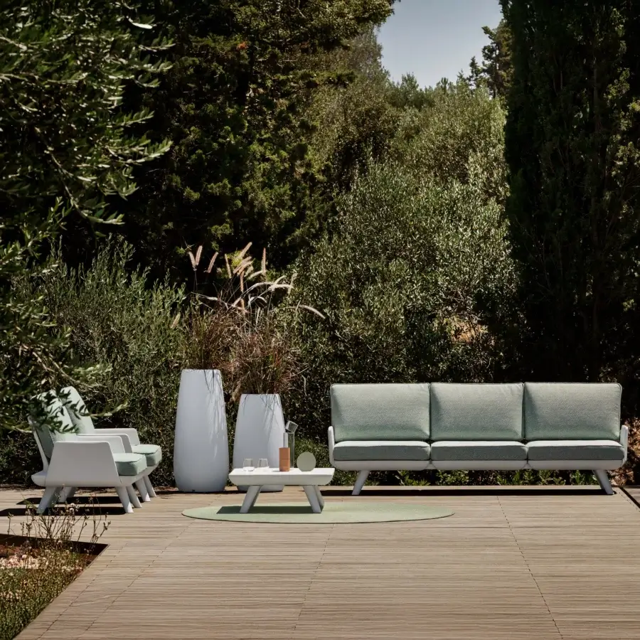 Distinguished MY YOUR Samurai sofa with a light gray frame and soft pastel green water-repellent cushions built with durable Poleasy®