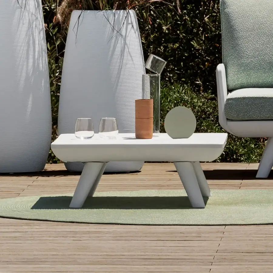 Superior MY YOUR Samurai coffee table in recyclable Poleasy® with a clean white matte surface