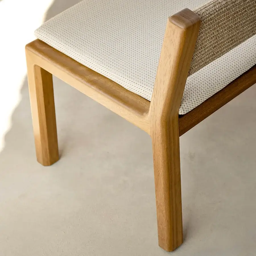Timeless Varaschin Gianna bench built in durable Iroko wood with satin finish and neutral beige upholstered seat