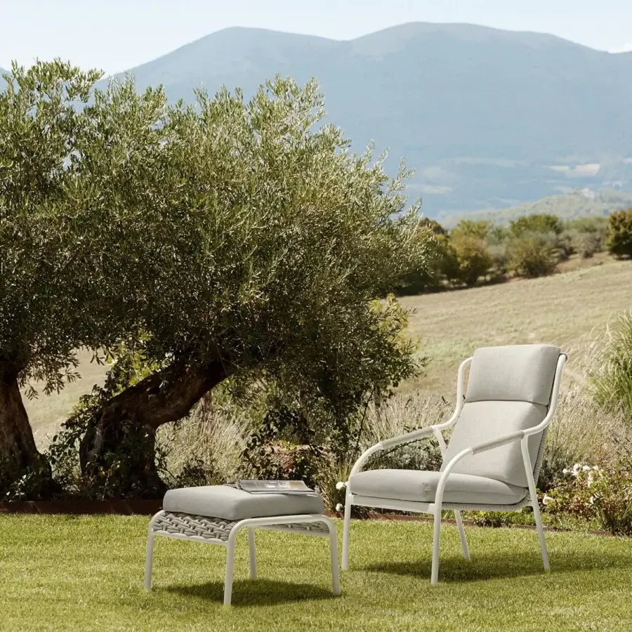Superior Roberti Rattan Capri pouf with durable searope weaving and powder-coated aluminum frame crafted in Italy