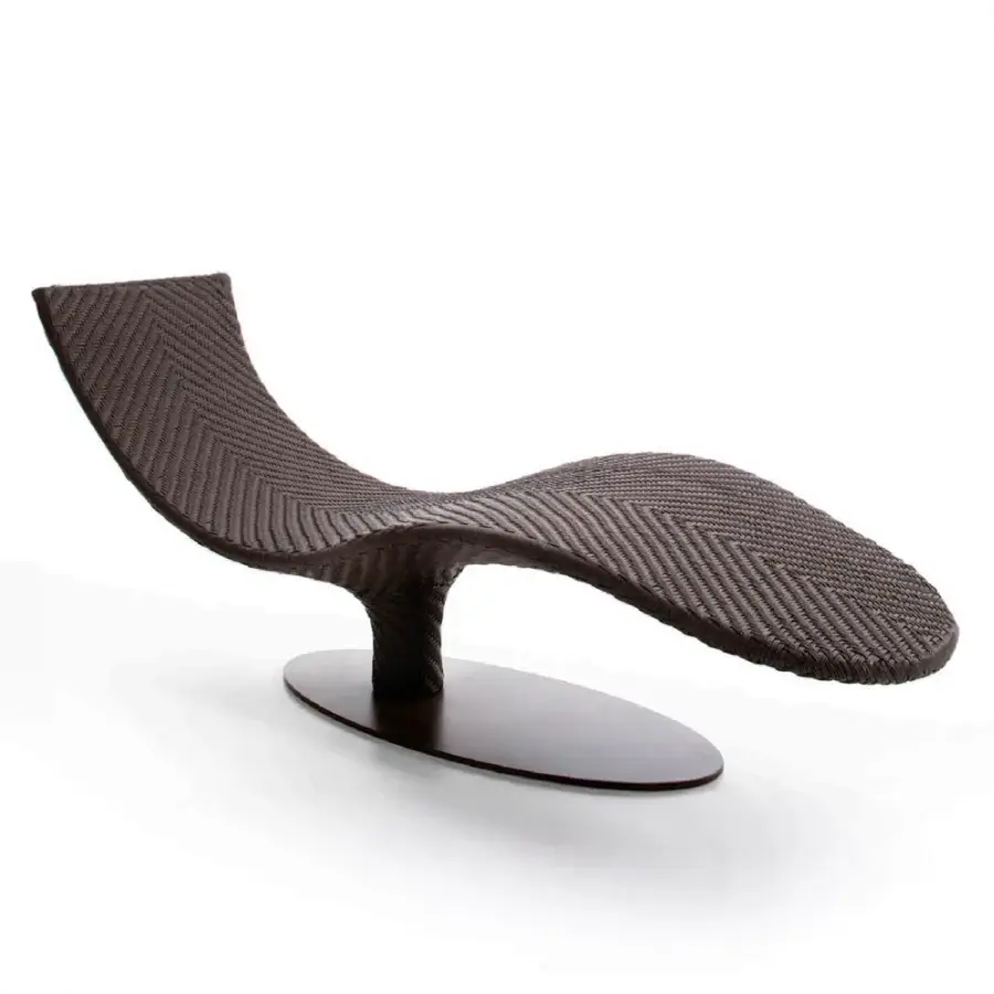 Superior Roberti Rattan Caribe lounger with chocolate Sunloom weaving and polyester powder-coated aluminum frame crafted in Italy