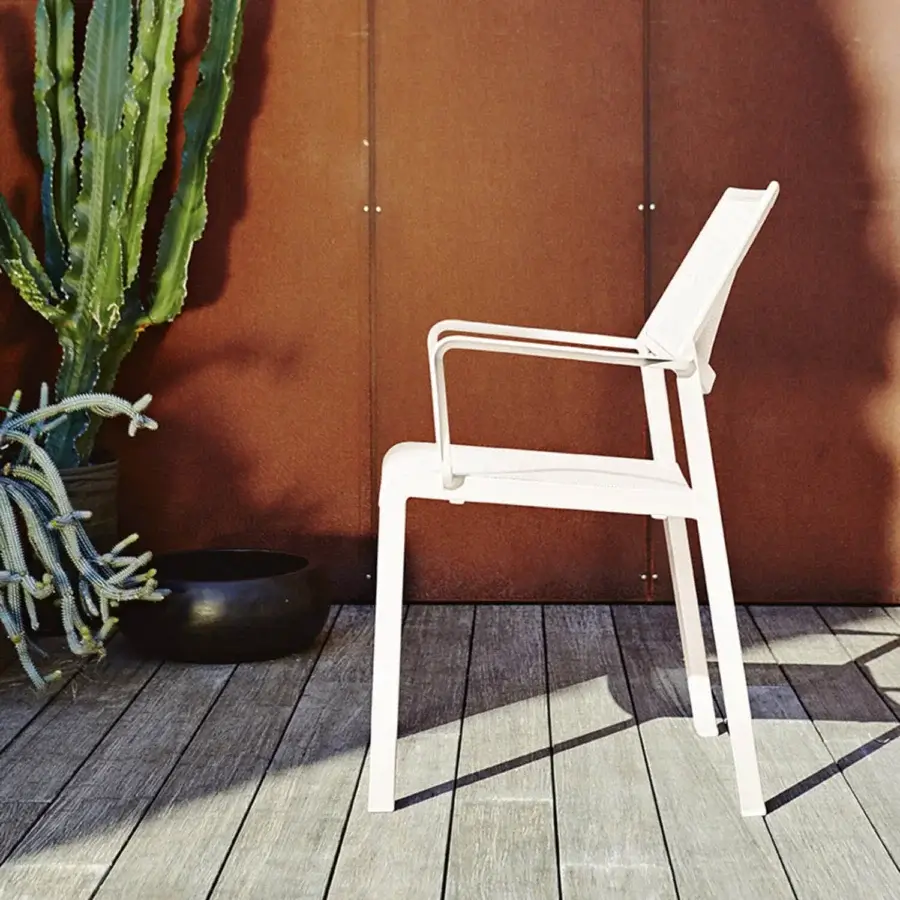 Distinguished Roberti Rattan Samba Rio armchair crafted in aluminum with woven batyline and powder-coated finish