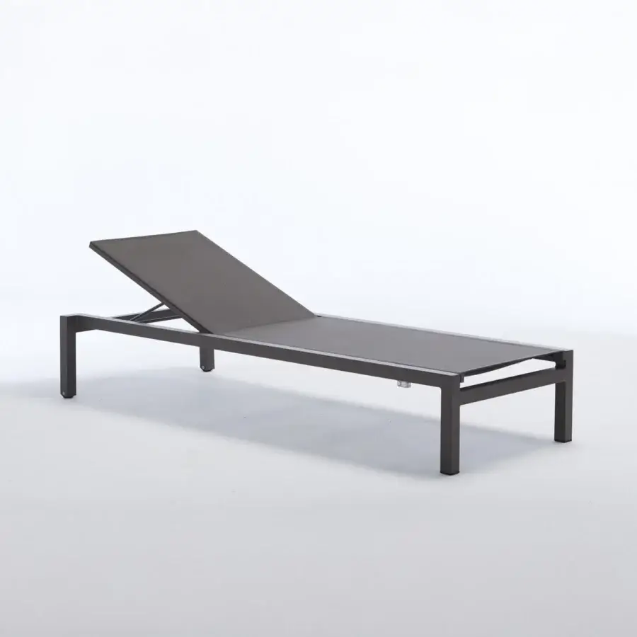 Superior Roberti Rattan Samba Rio lounger with aluminum frame and Batyline in a dark gray finish
