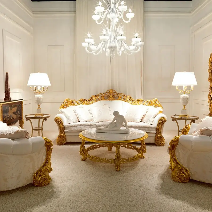 Exquisite Zanaboni Renoir Lounge Chair armchair with off-white damask upholstery and precious gold carvings with a glossy finish