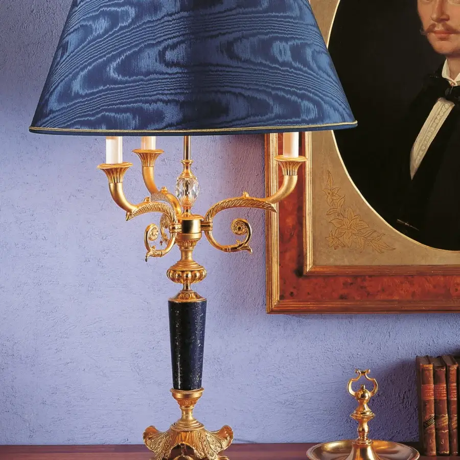 Superior Laudarte Cariti table lamp crafted in bronze with 24K ancient gold plating and lapis lazuli column