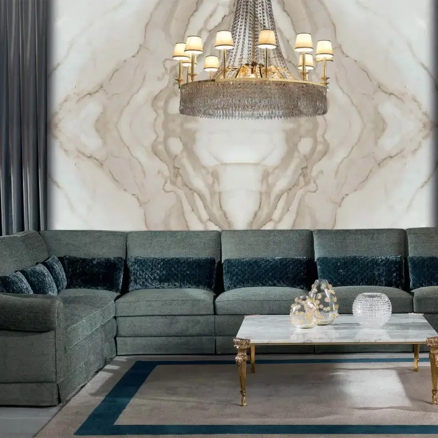 Exceptional Zanaboni T181/C coffee table with clear glass surface and ornate gilded brass detailing