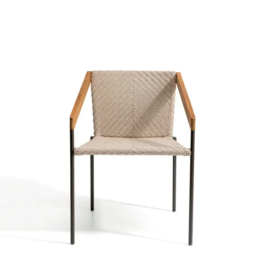 Elegant Ethimo Allaperto Bistrò armchair with dark matte metal and satin-finish wood armrests in a herringbone beige textile weave