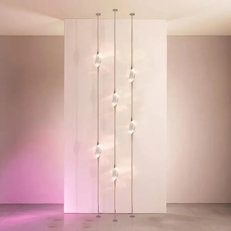 Exceptional Il Pezzo Mancante Il Pezzo 12 floor to ceiling lamp crafted in brass with hand-crafted crystal diffusers and satin finish