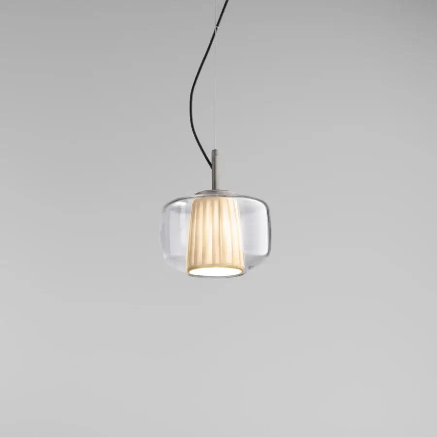 Superior Vistosi Plissé suspension lamp with pale amber blown glass and a subtly pleated internal fabric shade