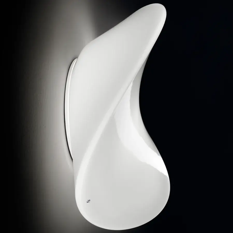 Elegant Vistosi Balance wall lamp crafted in white hand-blown glass with a glossy finish and balanced form