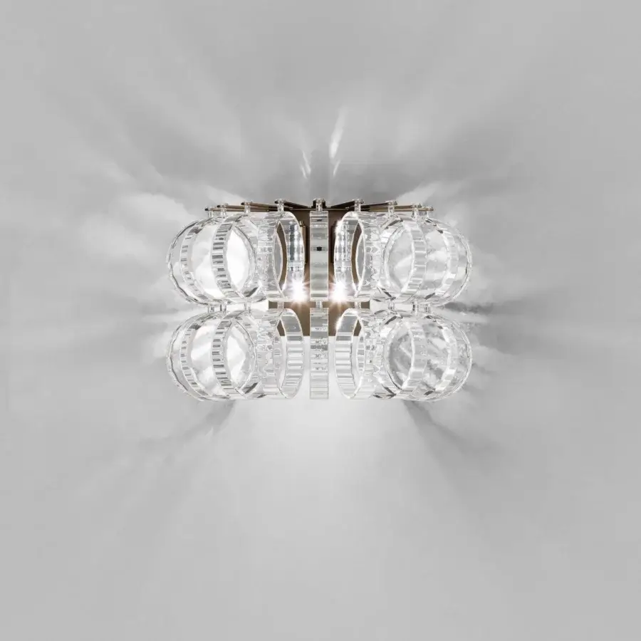 Superior Vistosi Ecos wall lamp crafted in ridged transparent glass and metal with a glossy finish