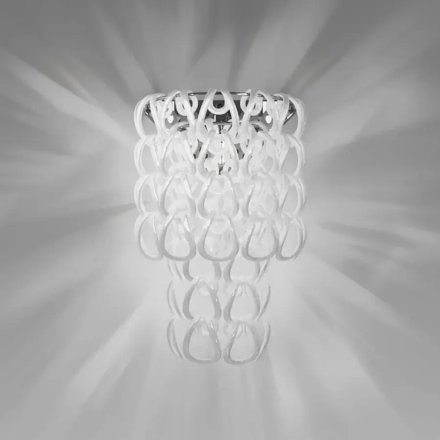 Superior Vistosi Giogali wall lamp crafted with interconnected loops of shimmering Murano glass in a clear glossy finish
