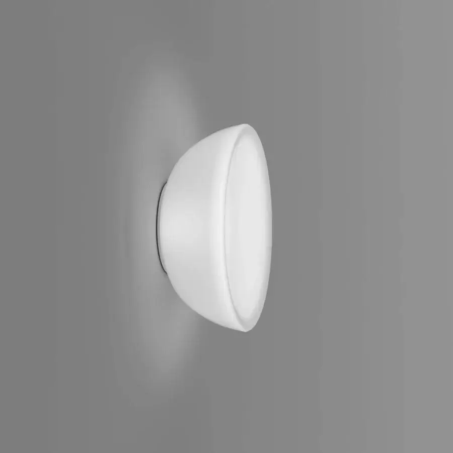 Elegant Vistosi Infinita wall lamp crafted in Murano glass with bright white satin finish for ambient glow