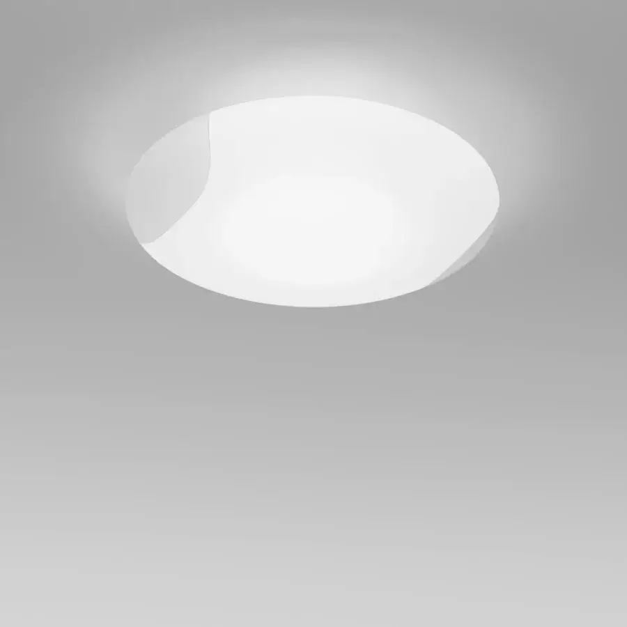 Distinguished Vistosi Lio ceiling lamp crafted in white gradient mouth-blown Murano glass with translucent band