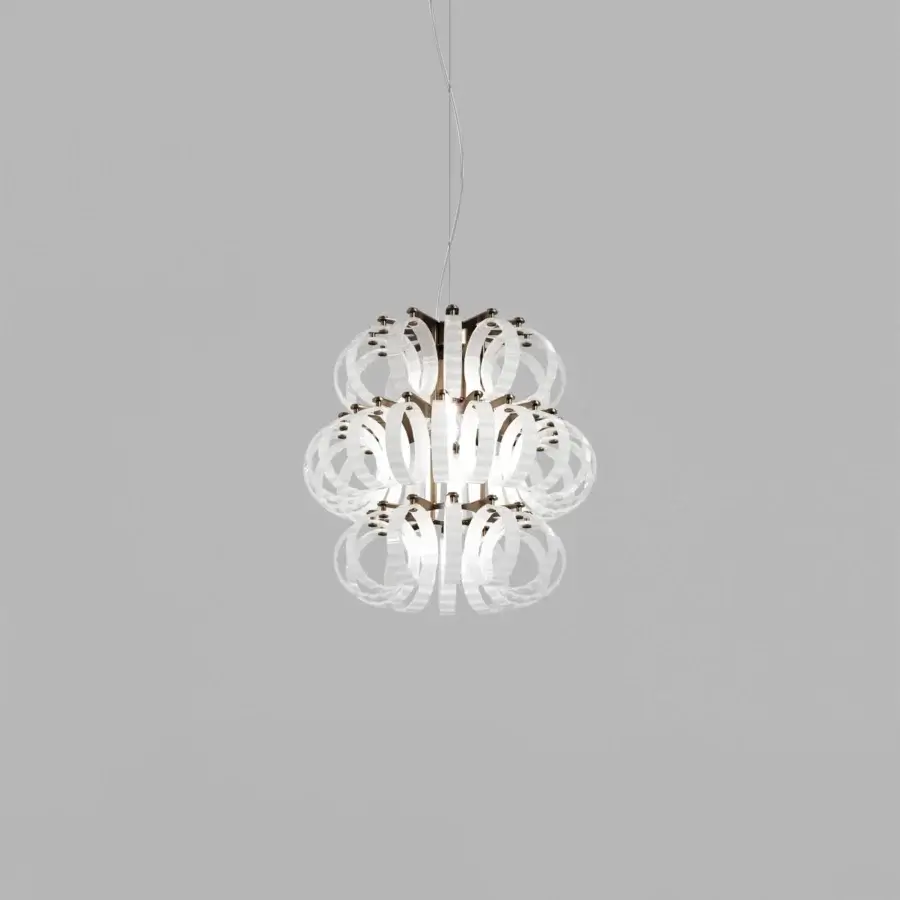 Distinguished Vistosi Ecos suspension lamp crafted in interconnected rings of hand-blown Murano glass with a golden-toned metallic framework