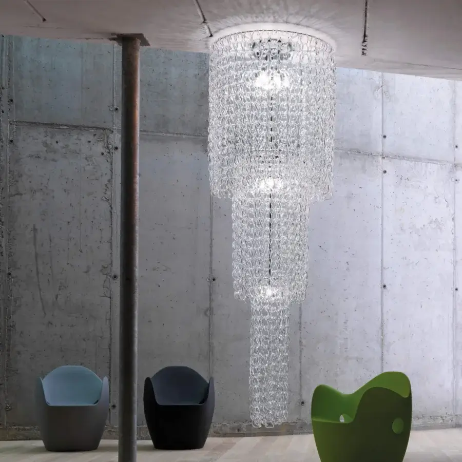 Elegant Vistosi Giogali suspension lamp crafted in interlinked Murano glass with a glossy finish forming a shimmering tissue
